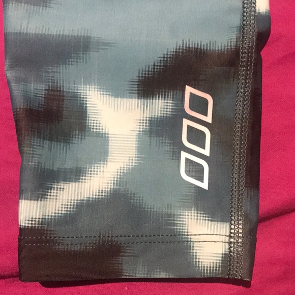 Lorna Jane GI Jane Camp Ankle Biter - Picture 6 of 8